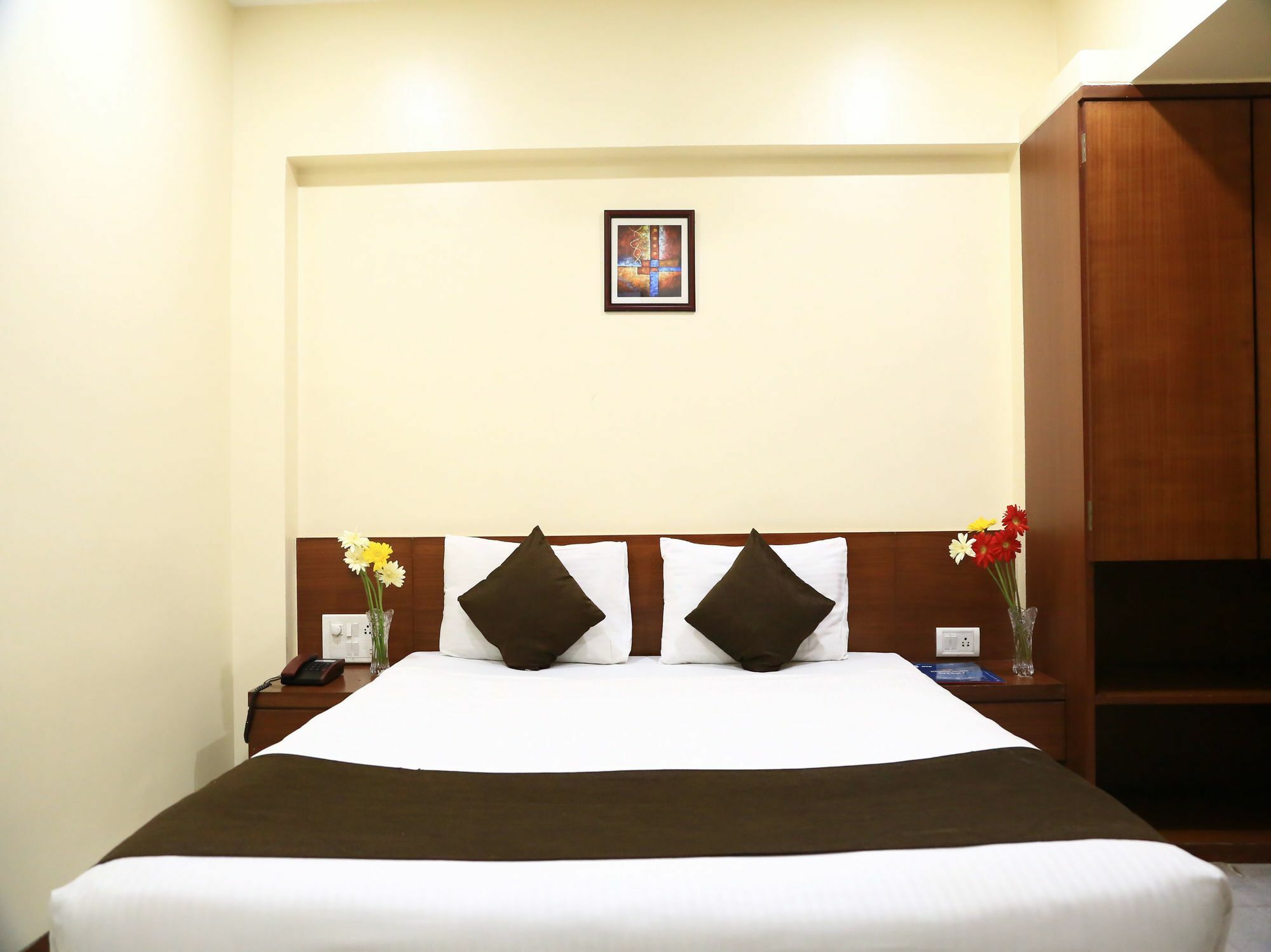 Oyo 13771 Executive Residency Hotel Pune Exterior photo